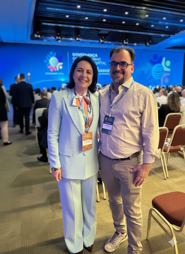 Diretor da Criativa.App, Valmor Flores com Vanderli de Barros, presidente da Federação das Santas Casas